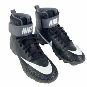 Nike Youth Soccer cleats size 4Y / 23cm